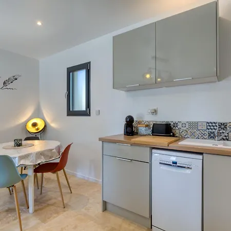 Maison Nichee Au Coeur Des Pins